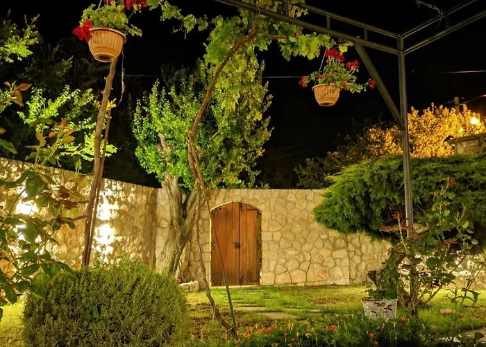 Villa Ciborovi Dvori *